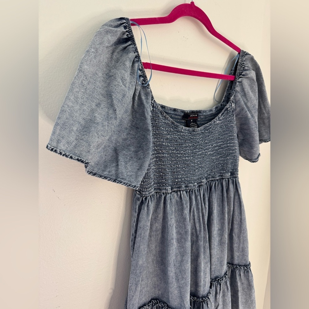 Flying Tomato Acid Wash Denim Smocked Babydoll Mini Dress Size M Boutique - Picture 3 of 7